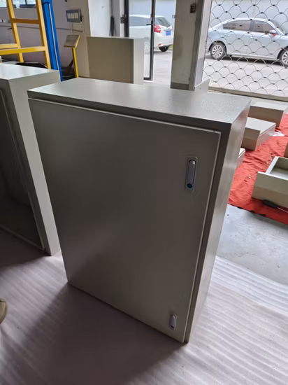 Armadio di distribuzione elettrica impermeabile in acciaio per esterni IP65 IP66, scatola elettrica in metallo